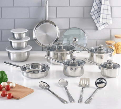 What is the best cookware to use on a gas stove?